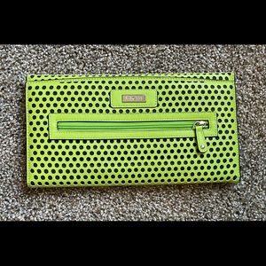 Miche classic shell Teri.  This is electric green.  Shell only.